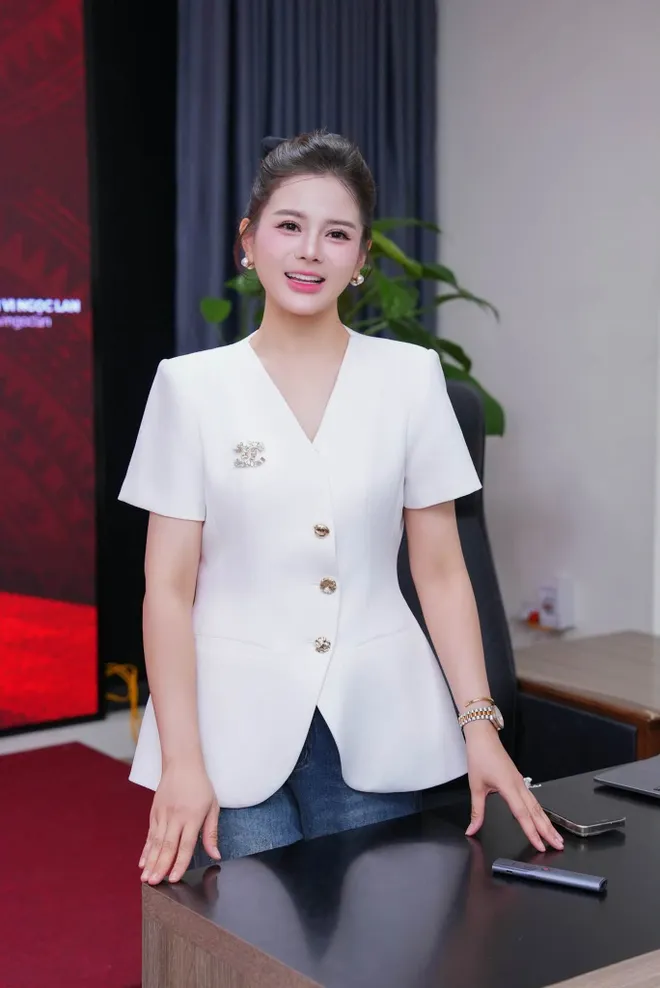 Căn nhà không mái che: Cô bán bánh rán vui tính 'gây sốt' dù chỉ xuất hiện 1 phút- Ảnh 6.