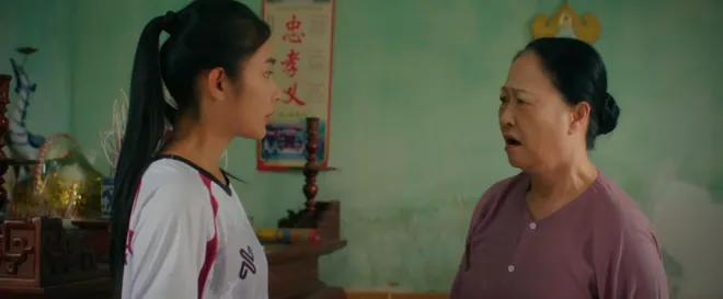 Đội b&oacute;ng nữ l&agrave;ng Xu&acirc;n - Tập 15: T&acirc;m chuẩn bị lấy chồng th&igrave; t&igrave;nh cũ trở về? - Ảnh 2.