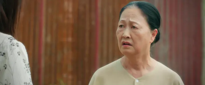 Đội b&oacute;ng nữ l&agrave;ng Xu&acirc;n - Tập 15: T&acirc;m chuẩn bị lấy chồng th&igrave; t&igrave;nh cũ trở về? - Ảnh 4.