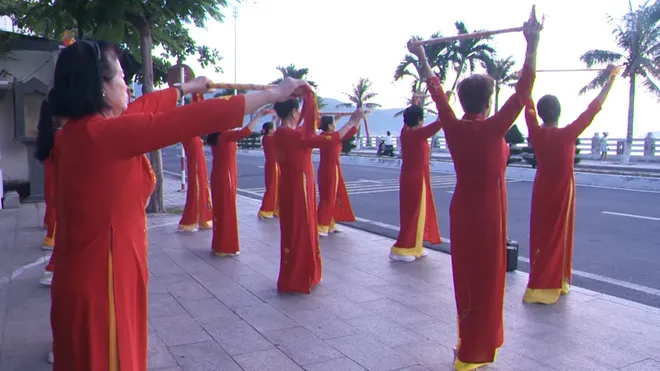 Người cao tuổi hưởng ứng phong trào tập luyện thể thao- Ảnh 8. Người cao tuổi hưởng ứng phong trào tập luyện thể thao- Ảnh 8.