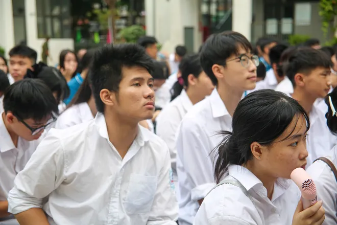 Hà Nội: Gần 1.000 người dân phường Tây Hồ được tuyên truyền, bồi dưỡng kỹ năng lái xe máy an toàn - Ảnh 4.