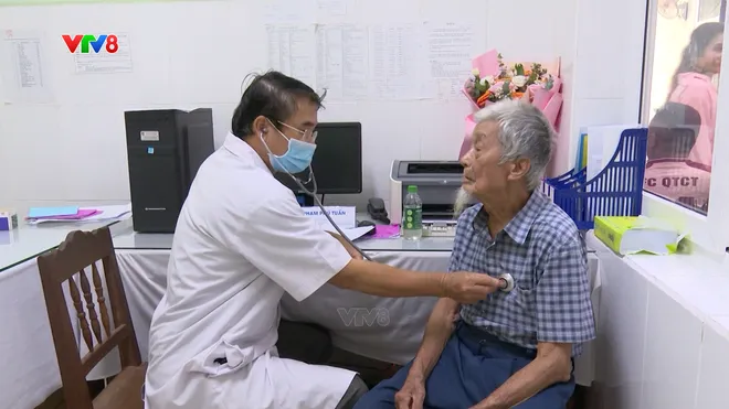 Khám bệnh thiện nguyện cho hơn 1.000 người dân phía Nam Đà Nẵng- Ảnh 7. Khám bệnh thiện nguyện cho hơn 1.000 người dân phía Nam Đà Nẵng- Ảnh 7.