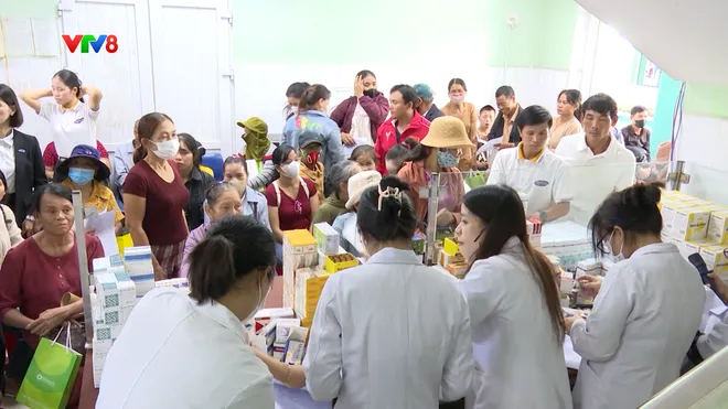 Khám bệnh thiện nguyện cho hơn 1.000 người dân phía Nam Đà Nẵng- Ảnh 5. Khám bệnh thiện nguyện cho hơn 1.000 người dân phía Nam Đà Nẵng- Ảnh 5.