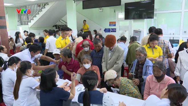 Khám bệnh thiện nguyện cho hơn 1.000 người dân phía Nam Đà Nẵng- Ảnh 4. Khám bệnh thiện nguyện cho hơn 1.000 người dân phía Nam Đà Nẵng- Ảnh 4.