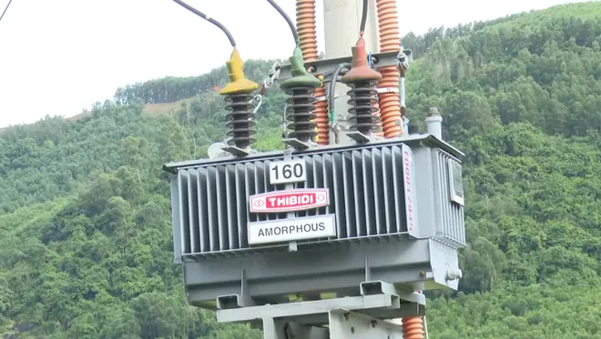 Điện lực Quảng Ng&atilde;i chủ động phương ch&acirc;m &ldquo;4 tại chỗ&rdquo; bảo đảm an to&agrave;n điện m&ugrave;a mưa b&atilde;o- Ảnh 2.