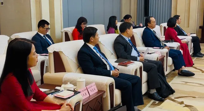 Cơ hội hợp t&aacute;c mới giữa c&aacute;c tỉnh miền Trung Việt Nam v&agrave; si&ecirc;u đ&ocirc; thị Tr&ugrave;ng Kh&aacute;nh- Ảnh 3.