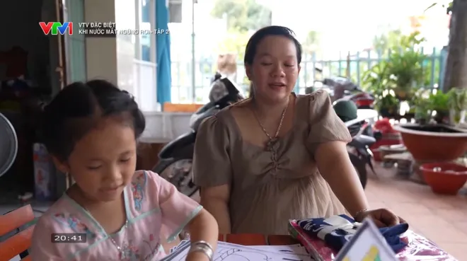 VTV Đặc biệt “Khi nước mắt ngừng rơi” Những ngày tháng vùng tâm dịch - Ảnh 13.
