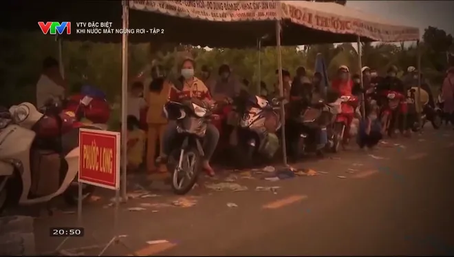 VTV Đặc biệt “Khi nước mắt ngừng rơi” Những ngày tháng vùng tâm dịch - Ảnh 10.