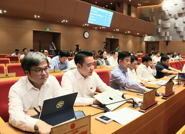 Từ 1/5, công chức “một cửa” Hà Nội được hỗ trợ 5 triệu đồng/tháng