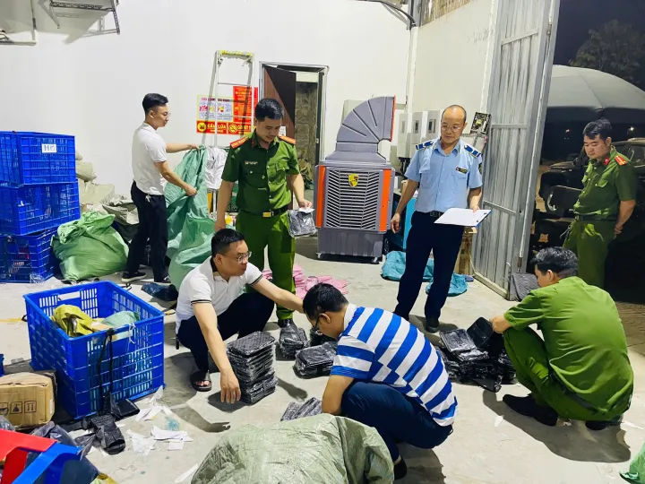 Thu giữ gần 1.500 sản phẩm hàng hóa giả mạo nhãn hiệu