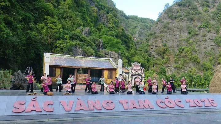 Tuần Du lịch Ninh Bình năm 2025: Sắc vàng Tam Cốc - Tràng An