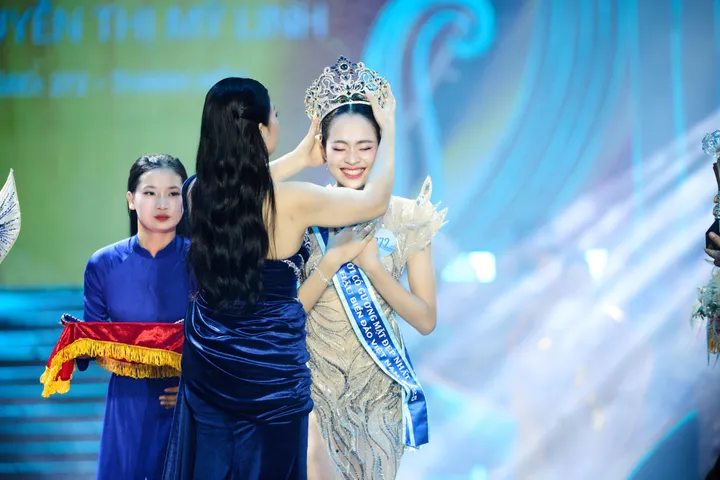 Người đẹp Thanh Hóa Nguyễn Thị Mỹ Linh đăng quang Hoa hậu Biển đảo Việt Nam 2025