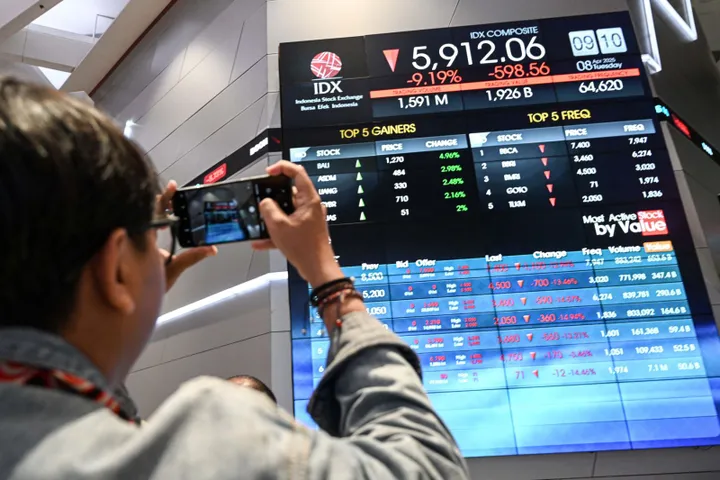 Nhiều thị trường chứng khoán đi lên cùng đồng euro sau thỏa thuận Mỹ - EU