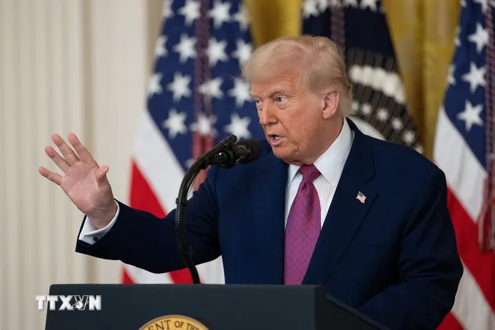 Tổng thống Mỹ kêu gọi áp trần lãi suất thẻ tín dụng 10%