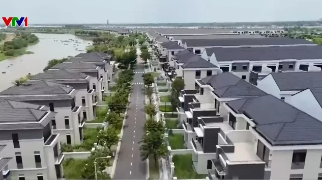 Tiết kiệm đến nửa thu nhập, giấc mơ sở hữu nhà vẫn xa tầm với người trẻ