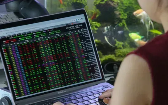 VN-Index giảm hơn 10 điểm, khối ngoại bán ròng mạnh