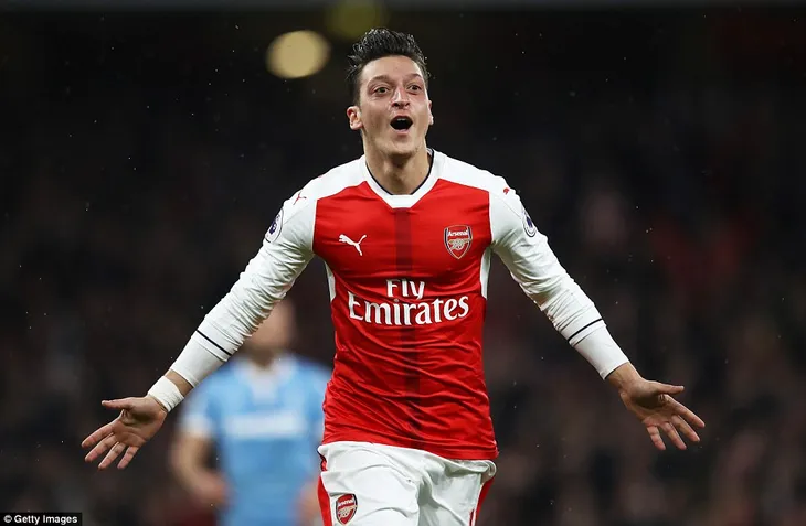 Ozil cũng đã sẵn sàng thi đấu sau hơn hai tuần dưỡng sức Ozil cũng đã sẵn sàng thi đấu sau hơn hai tuần dưỡng sức
