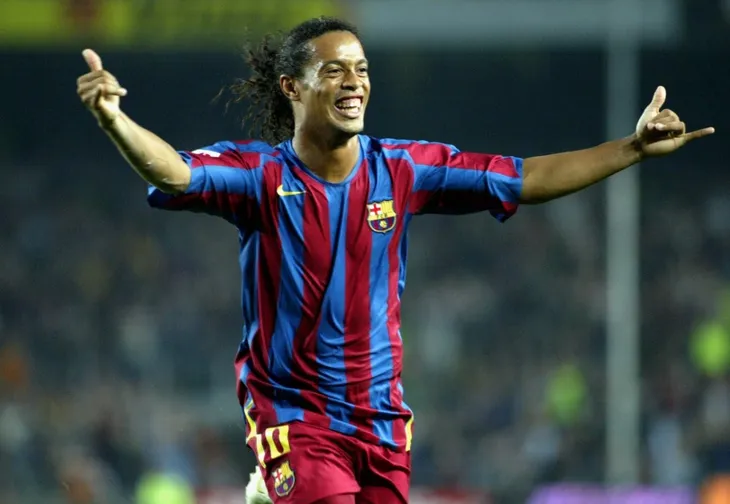 Ronaldinho chính thức từ giã sự nghiệp cầu thủ - Ảnh 1. Ronaldinho chính thức từ giã sự nghiệp cầu thủ - Ảnh 1.