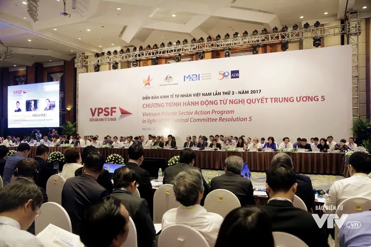 Thủ tướng Nguyễn Xuân Phúc: Doanh nghiệp Việt Nam hãy mạnh mẽ ra khơi - Ảnh 2. Thủ tướng Nguyễn Xuân Phúc: Doanh nghiệp Việt Nam hãy mạnh mẽ ra khơi - Ảnh 2.