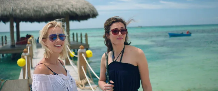 Nghẹt thở với trò chơi tử thần ngắm cá mập trong 47 Meters Down - Ảnh 1. Nghẹt thở với trò chơi tử thần ngắm cá mập trong 47 Meters Down - Ảnh 1.