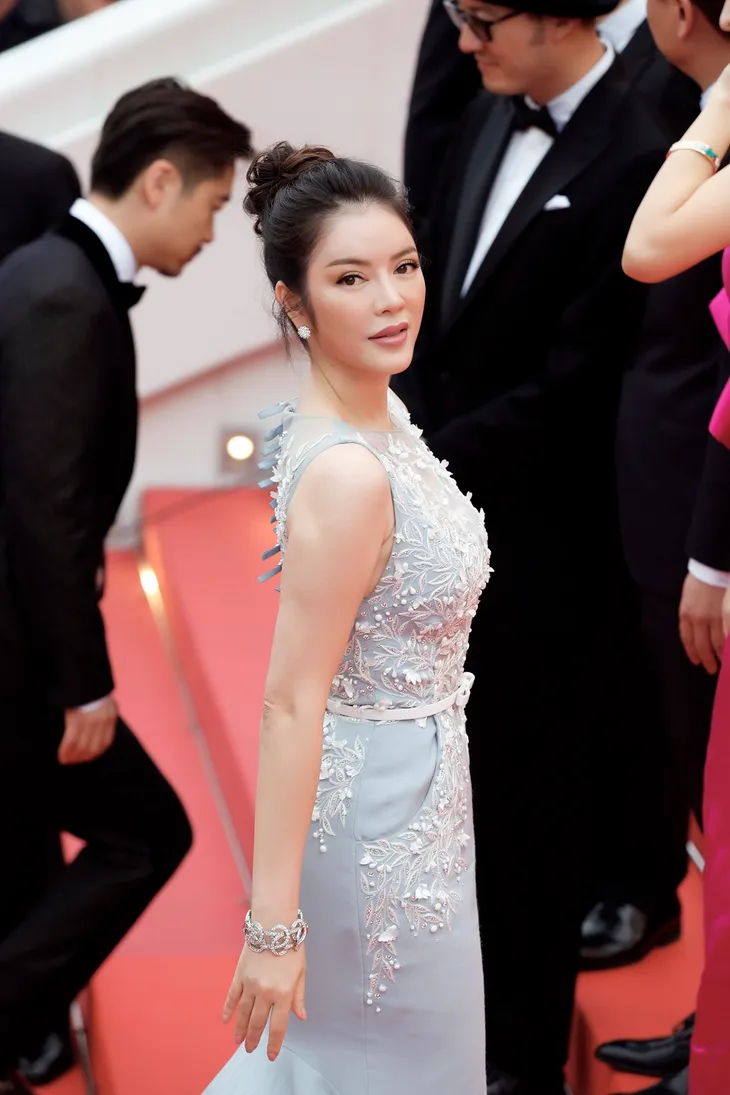 Lý Nhã Kỳ chinh phục LHP Cannes với nhan sắc mê đắm lòng người - Ảnh 9. Lý Nhã Kỳ chinh phục LHP Cannes với nhan sắc mê đắm lòng người - Ảnh 9.