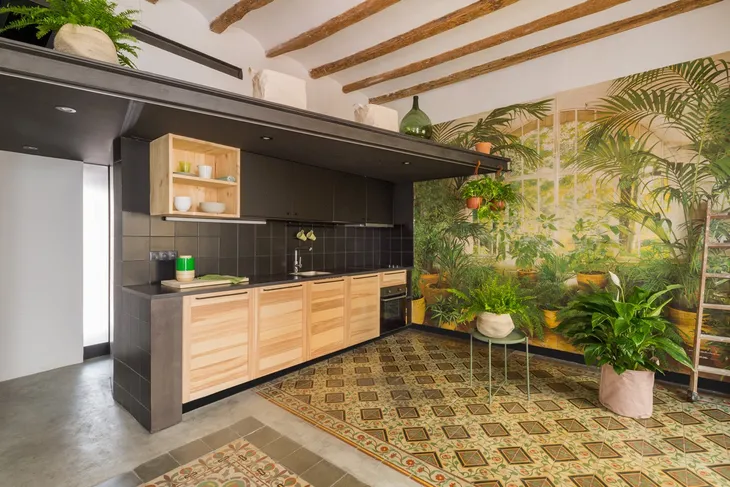 Ngôi nhà 45 m2 ấm áp với sắc màu của gỗ và cây cỏ - Ảnh 3. Ngôi nhà 45 m2 ấm áp với sắc màu của gỗ và cây cỏ - Ảnh 3.