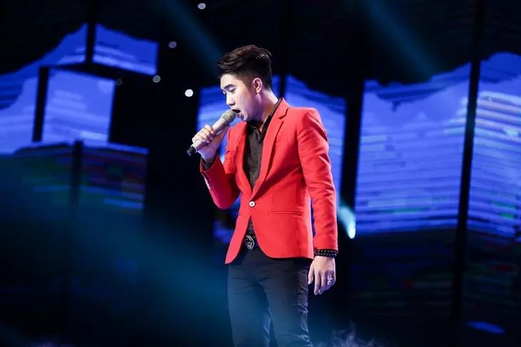 Thần tượng Bolero: Thành Long khiến cả 4 HLV không cầm được nước mắt với “Đạo làm con” - Ảnh 1. Thần tượng Bolero: Thành Long khiến cả 4 HLV không cầm được nước mắt với “Đạo làm con” - Ảnh 1.