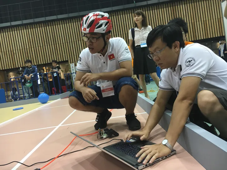 ABU Robocon 2017: Các đội tuyển thử sân trước ngày thi đấu chính thức - Ảnh 5. ABU Robocon 2017: Các đội tuyển thử sân trước ngày thi đấu chính thức - Ảnh 5.