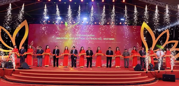 Tập đoàn Hoa Sen khánh thành giai đoạn 1 nhà máy hơn 2.000 tỷ đồng - Ảnh 1. Tập đoàn Hoa Sen khánh thành giai đoạn 1 nhà máy hơn 2.000 tỷ đồng - Ảnh 1.