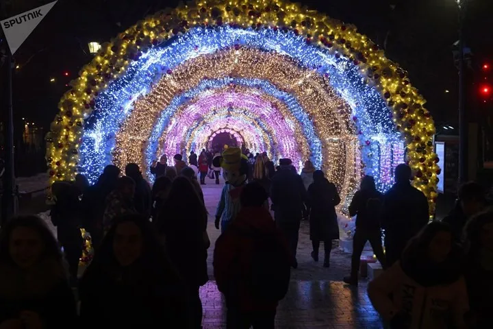 Chùm ảnh: Moscow rực rỡ ánh đèn đón Giáng sinh 2017 - Ảnh 10. Chùm ảnh: Moscow rực rỡ ánh đèn đón Giáng sinh 2017 - Ảnh 10.