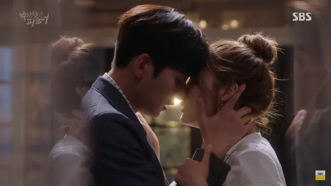 Ngắm những hình ảnh nóng trong Đối tác đáng ngờ, hẳn fan của Ji Chang Wook đều nghẹt thở - Ảnh 13. Ngắm những hình ảnh nóng trong Đối tác đáng ngờ, hẳn fan của Ji Chang Wook đều nghẹt thở - Ảnh 13.
