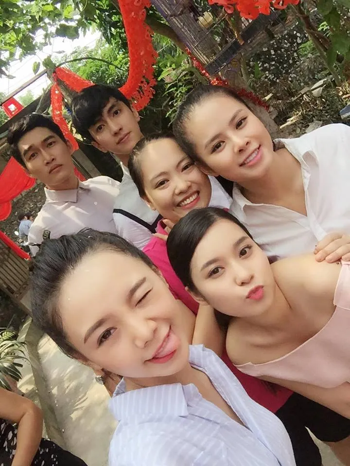 Những hình ảnh hậu trường cực nhắng nhít của phim Đi qua mùa hạ - Ảnh 8. Những hình ảnh hậu trường cực nhắng nhít của phim Đi qua mùa hạ - Ảnh 8.