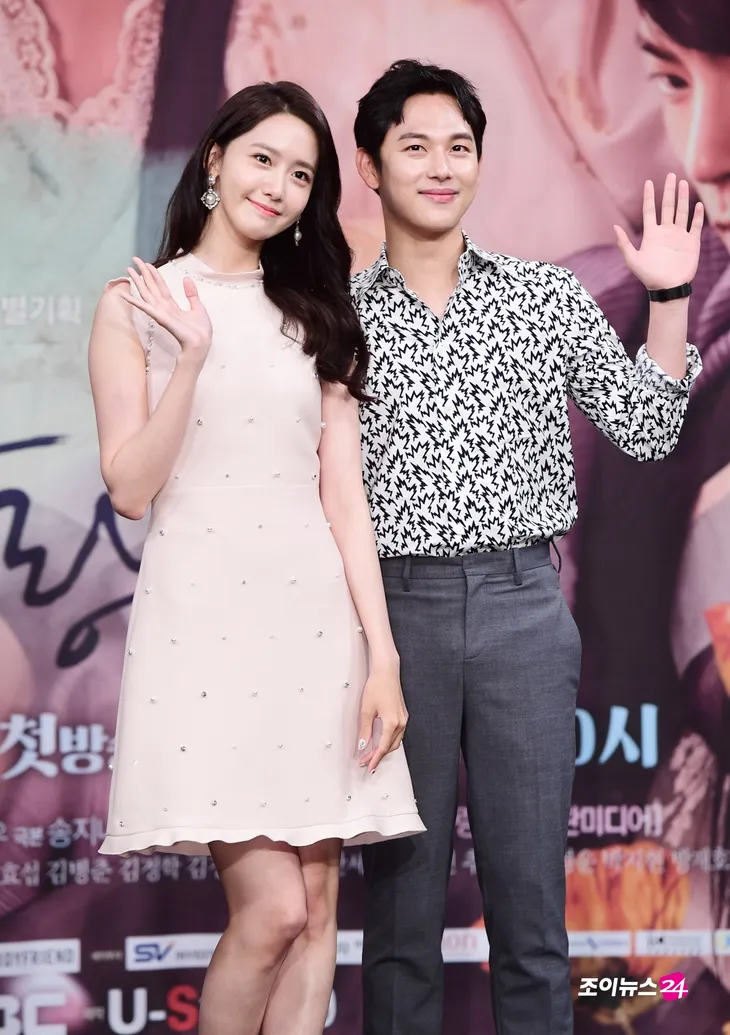 Chân vòng kiềng cũng không thể ngăn nổi nhan sắc Yoona (SNSD) tỏa sáng - Ảnh 6. Chân vòng kiềng cũng không thể ngăn nổi nhan sắc Yoona (SNSD) tỏa sáng - Ảnh 6.