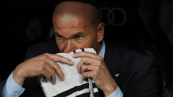 Real khởi đầu sân nhà tệ nhất sau 21 năm, HLV Zidane đổ tại … quả bóng - Ảnh 1. Real khởi đầu sân nhà tệ nhất sau 21 năm, HLV Zidane đổ tại … quả bóng - Ảnh 1.