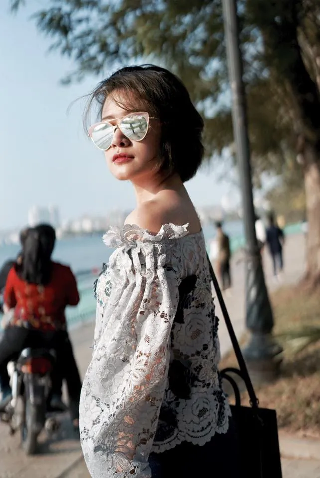 MC Phí Linh biến hóa với phong cách thời trang đa dạng và chất lừ - Ảnh 9. MC Phí Linh biến hóa với phong cách thời trang đa dạng và chất lừ - Ảnh 9.