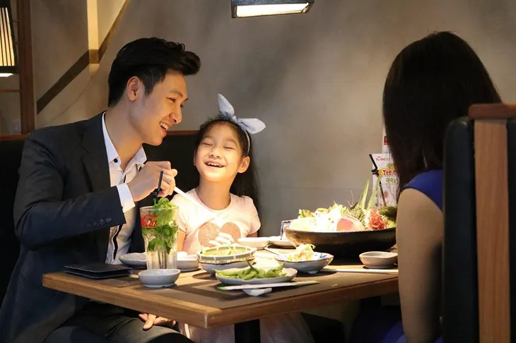 Nhìn những hình ảnh này, ai cũng phải công nhận Mạnh Trường là ông bố tuyệt vời của showbiz Việt - Ảnh 7. Nhìn những hình ảnh này, ai cũng phải công nhận Mạnh Trường là ông bố tuyệt vời của showbiz Việt - Ảnh 7.