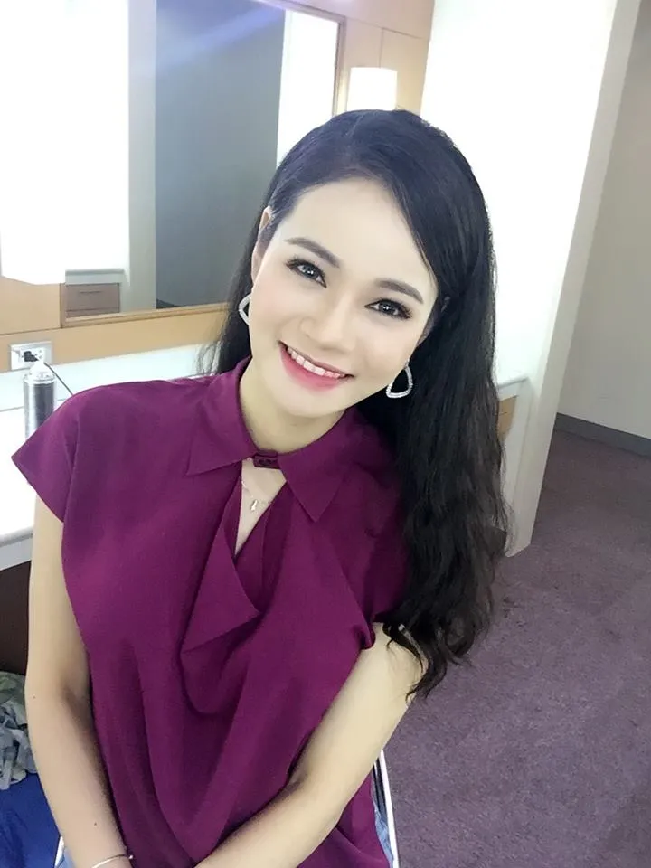 Ngắm nhan sắc trông mòn con mắt và gu thời trang thanh lịch của BTV Thu Hương - Ảnh 6. Ngắm nhan sắc trông mòn con mắt và gu thời trang thanh lịch của BTV Thu Hương - Ảnh 6.
