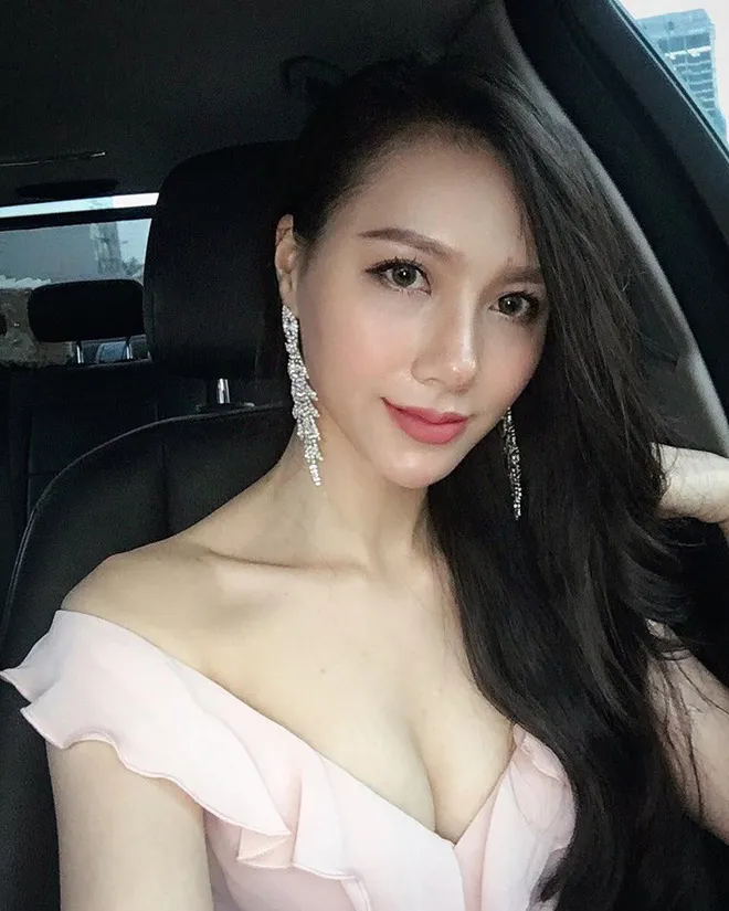 Những lần MC Minh Hà gây thương nhớ với gu thời trang bay bổng, lãng mạn - Ảnh 9. Những lần MC Minh Hà gây thương nhớ với gu thời trang bay bổng, lãng mạn - Ảnh 9.