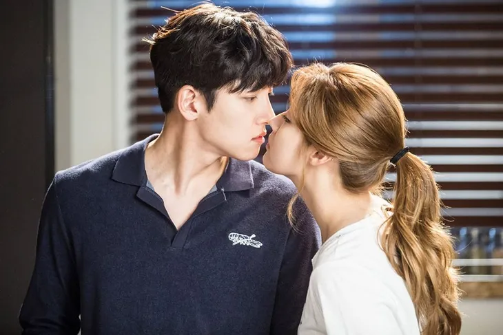 Ngắm những hình ảnh nóng trong Đối tác đáng ngờ, hẳn fan của Ji Chang Wook đều nghẹt thở - Ảnh 12. Ngắm những hình ảnh nóng trong Đối tác đáng ngờ, hẳn fan của Ji Chang Wook đều nghẹt thở - Ảnh 12.