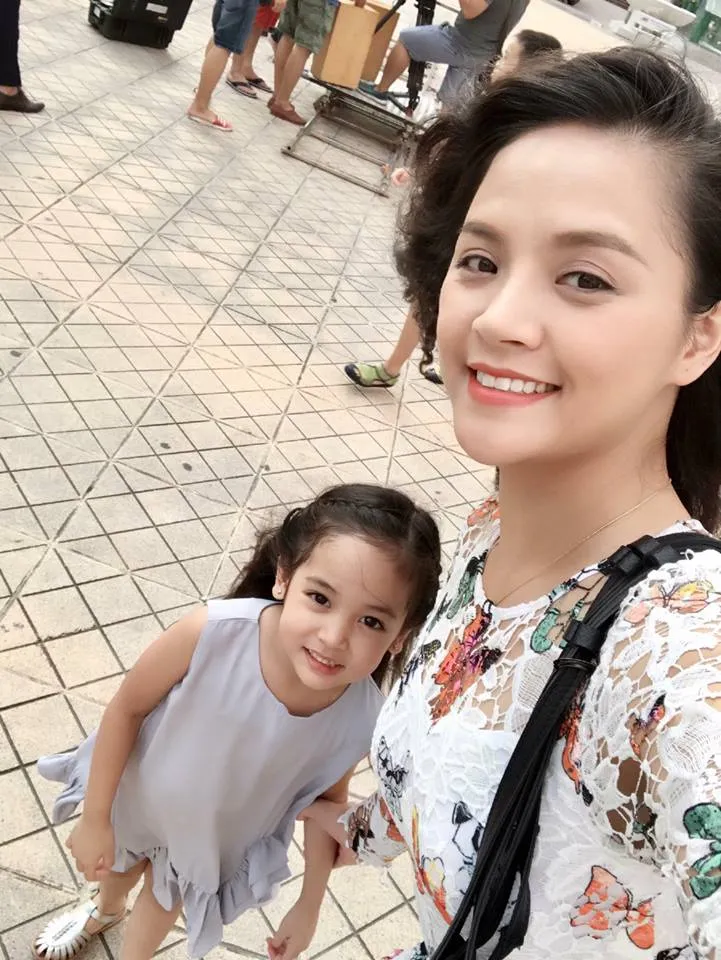 Nhìn sao nhí của Ngược chiều nước mắt, ai cũng muốn lập tức... sinh con gái - Ảnh 14. Nhìn sao nhí của Ngược chiều nước mắt, ai cũng muốn lập tức... sinh con gái - Ảnh 14.