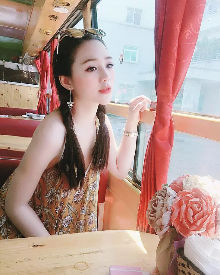 Trong phim quê là thế nhưng ngoài đời, 3 hot girl của Đi qua mùa hạ lại có gu ăn mặc cực chất - Ảnh 9. Trong phim quê là thế nhưng ngoài đời, 3 hot girl của Đi qua mùa hạ lại có gu ăn mặc cực chất - Ảnh 9.