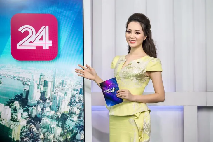 Soi gu thời trang thanh lịch và quyến rũ của Á hậu Thụy Vân - Ảnh 1. Soi gu thời trang thanh lịch và quyến rũ của Á hậu Thụy Vân - Ảnh 1.