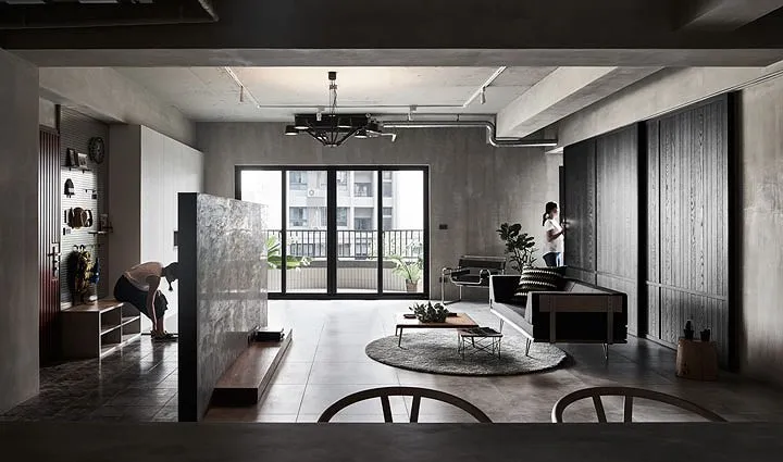 Căn hộ màu xám độc đáo của gia đình nữ tiếp viên hàng không - Ảnh 1. Căn hộ màu xám độc đáo của gia đình nữ tiếp viên hàng không - Ảnh 1.