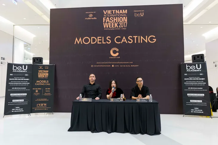 Nhiều chân dài cá tính hồ hởi casting người mẫu tham dự Tuần lễ thời trang quốc tế Việt Nam Thu - Đông 2017 - Ảnh 1. Nhiều chân dài cá tính hồ hởi casting người mẫu tham dự Tuần lễ thời trang quốc tế Việt Nam Thu - Đông 2017 - Ảnh 1.