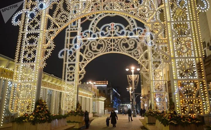 Chùm ảnh: Moscow rực rỡ ánh đèn đón Giáng sinh 2017 - Ảnh 1. Chùm ảnh: Moscow rực rỡ ánh đèn đón Giáng sinh 2017 - Ảnh 1.