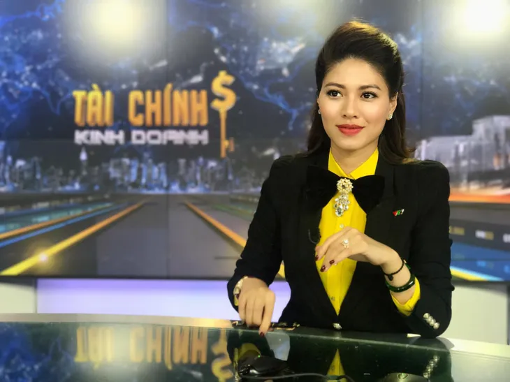 BTV Ngọc Trinh chia sẻ bí kíp diện vest cá tính và quyến rũ - Ảnh 2. BTV Ngọc Trinh chia sẻ bí kíp diện vest cá tính và quyến rũ - Ảnh 2.