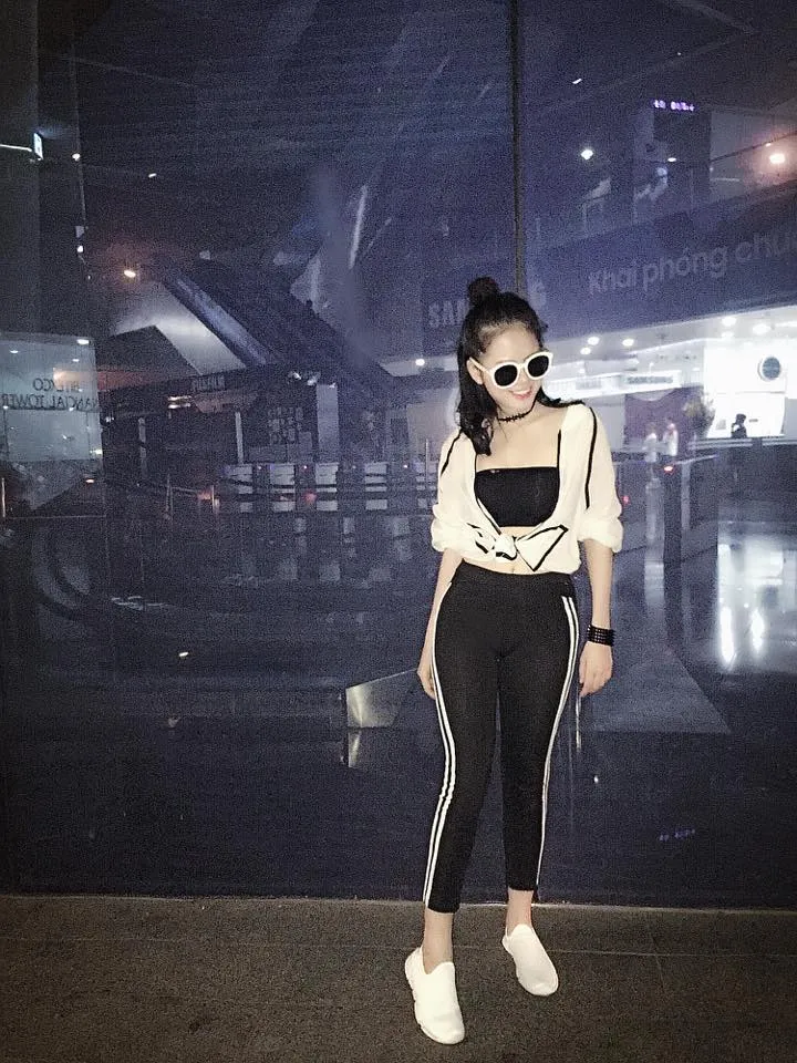 Trong phim quê là thế nhưng ngoài đời, 3 hot girl của Đi qua mùa hạ lại có gu ăn mặc cực chất - Ảnh 3. Trong phim quê là thế nhưng ngoài đời, 3 hot girl của Đi qua mùa hạ lại có gu ăn mặc cực chất - Ảnh 3.