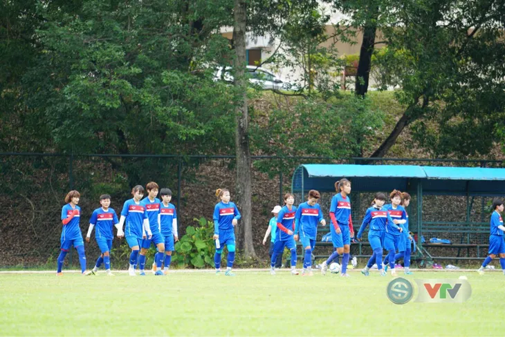 Ảnh: ĐT bóng đá nữ tập buổi đầu tiên tại Malaysia, sẵn sàng cho SEA Games 29 - Ảnh 2. Ảnh: ĐT bóng đá nữ tập buổi đầu tiên tại Malaysia, sẵn sàng cho SEA Games 29 - Ảnh 2.