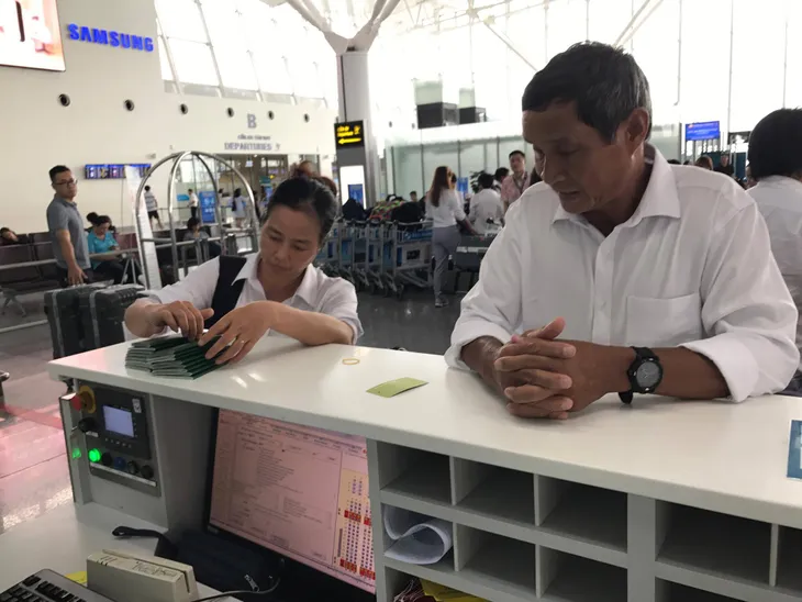 Chùm ảnh: ĐT bóng đá nữ Việt Nam lên đường tham dự SEA Games 29 - Ảnh 4. Chùm ảnh: ĐT bóng đá nữ Việt Nam lên đường tham dự SEA Games 29 - Ảnh 4.