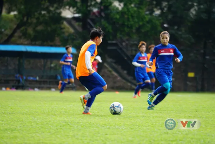 Ảnh: ĐT bóng đá nữ tập buổi đầu tiên tại Malaysia, sẵn sàng cho SEA Games 29 - Ảnh 9. Ảnh: ĐT bóng đá nữ tập buổi đầu tiên tại Malaysia, sẵn sàng cho SEA Games 29 - Ảnh 9.